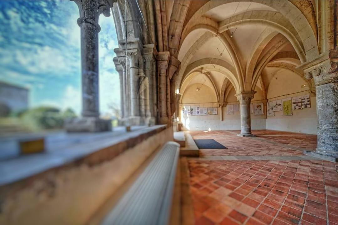 Abbaye Saint Gilbert Bed & Breakfast Екстериор снимка