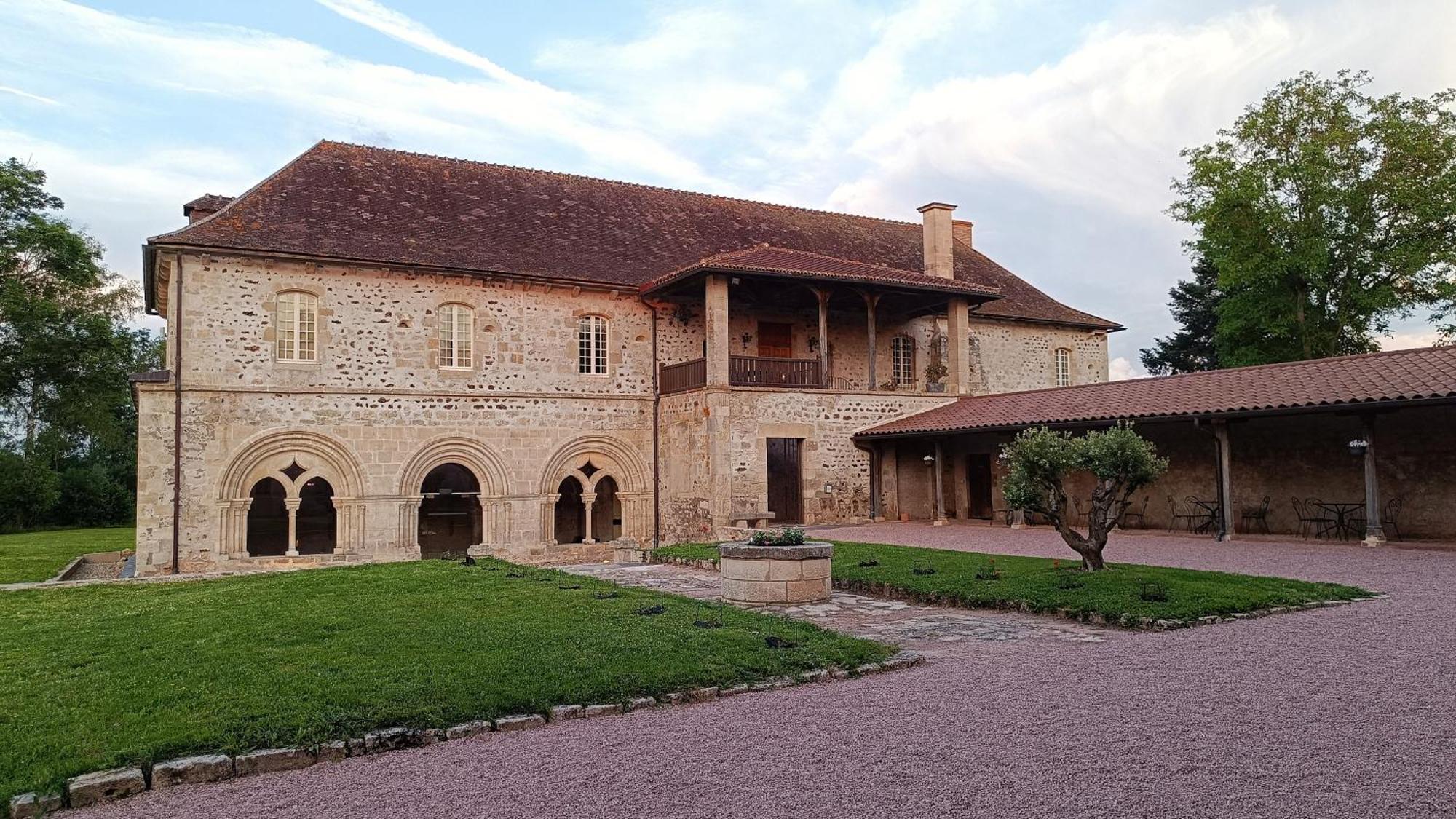 Abbaye Saint Gilbert Bed & Breakfast Екстериор снимка